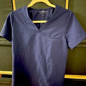 Mandala scrub top and jogger pants set size XS in navy